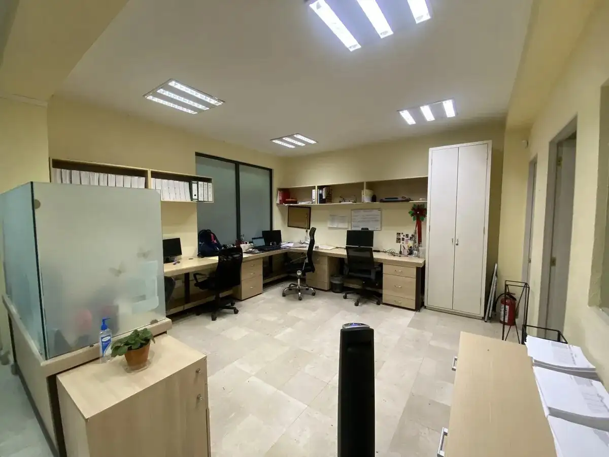 ÚNICA CASA CON USO DE SUELO OFICINAS JUNTO A EMBAJADA AMERICANA en Cuauhtémoc — Propiedad de lujo | Monarca Brokers