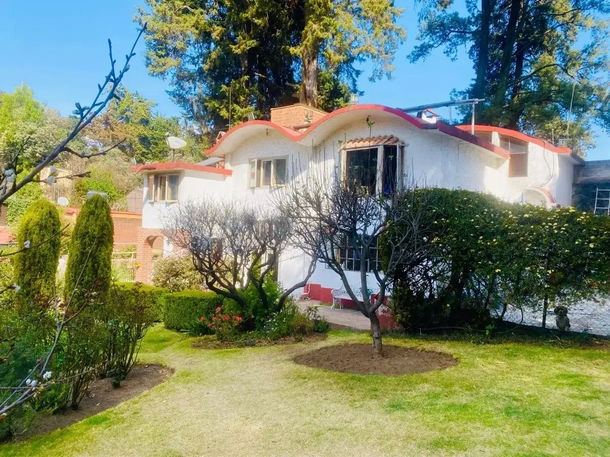 ÚNICA OPORTUNIDAD EN PRECIO CASA MÁS 4 DEPARTAMENTOS Y AMPLIO JARDÍN en Cuajimalpa de Morelos — Propiedad de lujo | Monarca Brokers